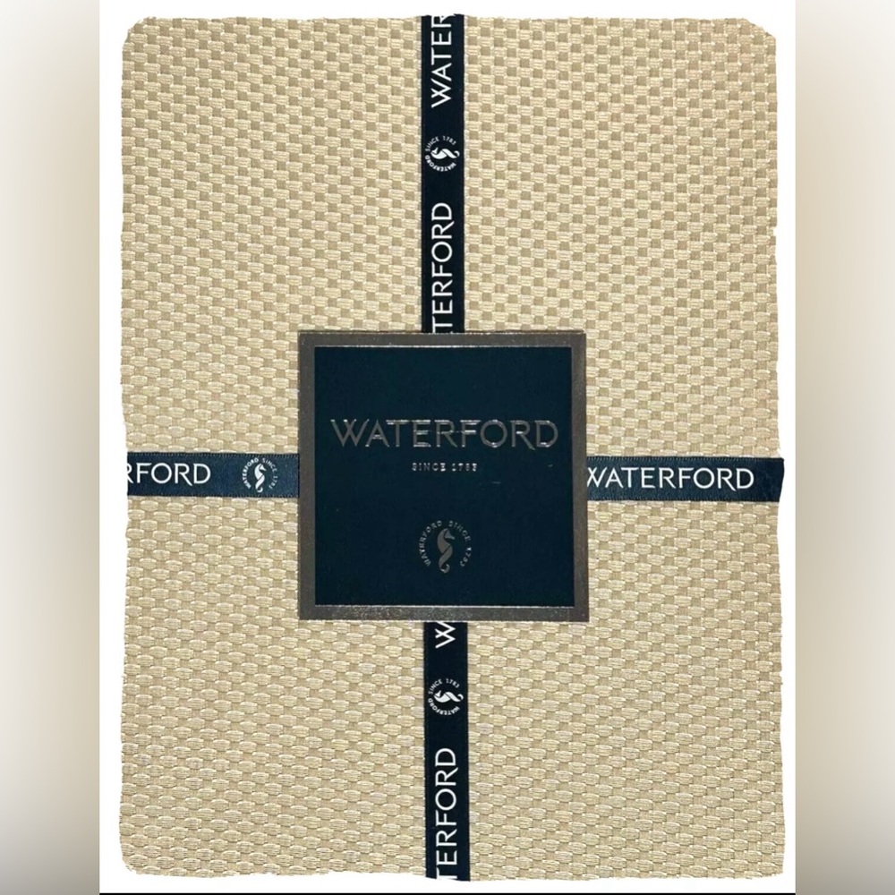 70 X 104 NEW WATERFORD CRYSTAL TABLECLOTH CO. LUXURY PEARL GOLD OP ART 8-10